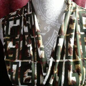 80 park lovely tan and green v neck sleeveless top size XL